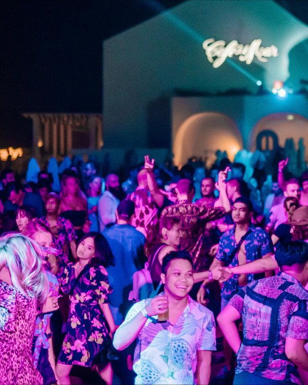 Whats On (31) | Café del Mar Bali